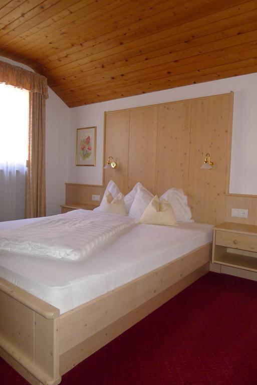 Garni B&B Sunnseitn Dobbiaco Camera foto